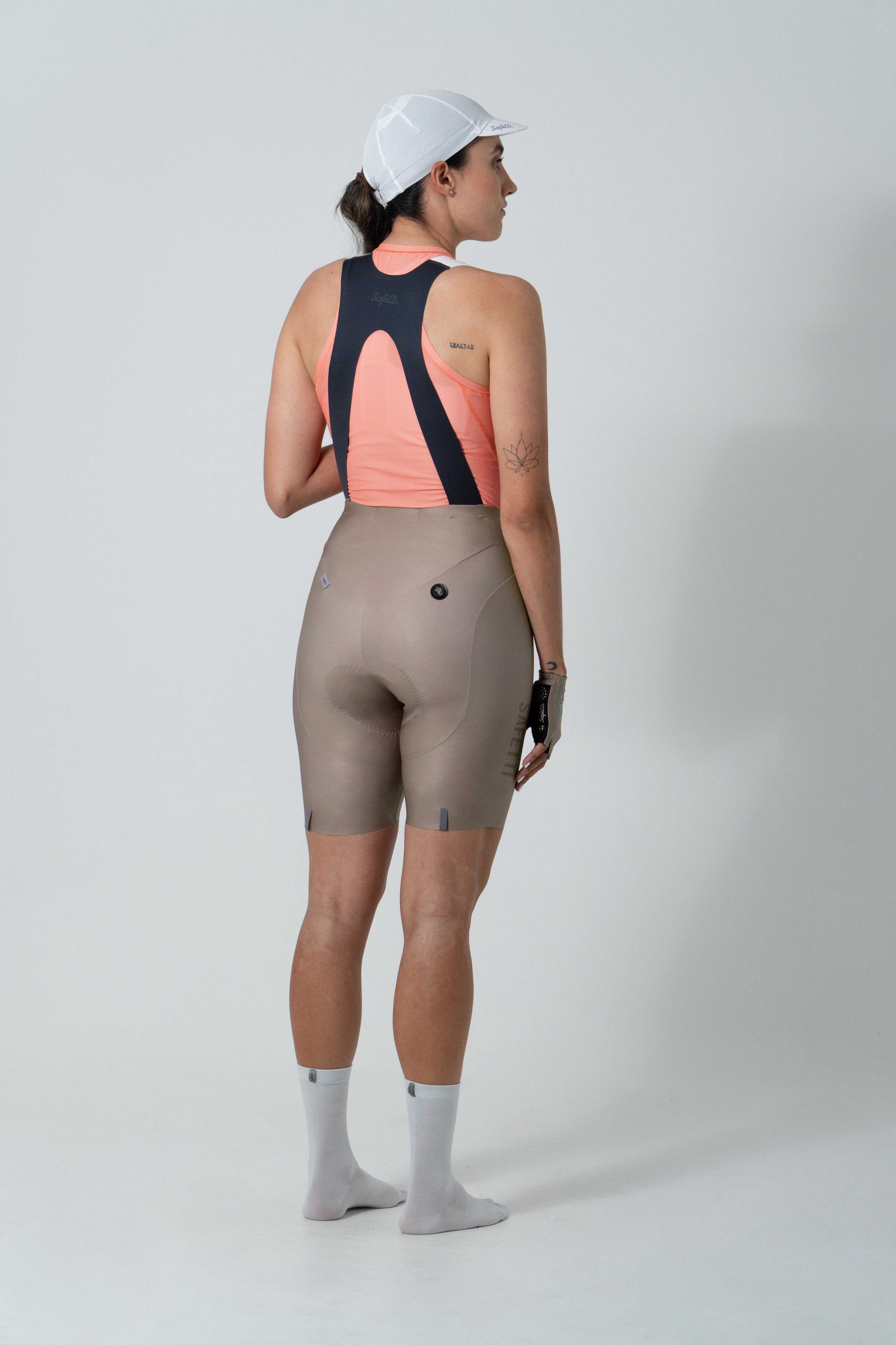 BIB SHORT GIRONA COLORS AVELA | MUJER